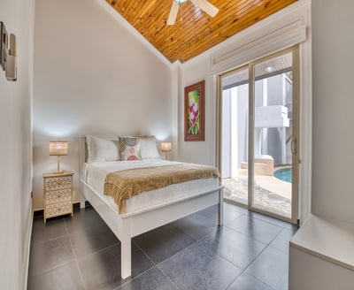 Luxury Villa Photo #35