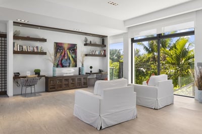 Luxury Villa Photo #18