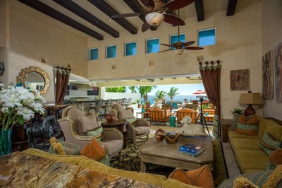 Luxury Villa Photo #11