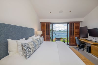 Luxury Villa Photo #35