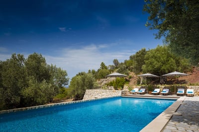 Luxury Villa Photo #9