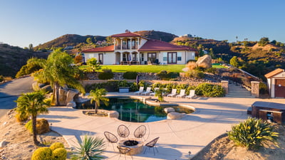 Luxury Villa Photo #4