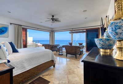 Luxury Villa Photo #37