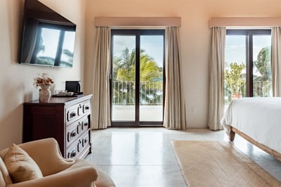 Luxury Villa Photo #30