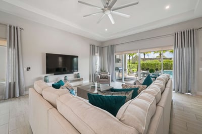 Luxury Villa Photo #22