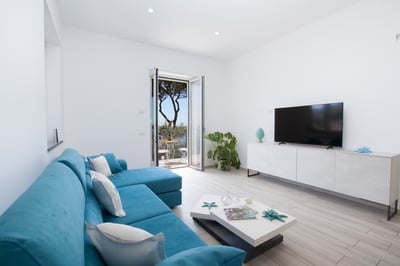 Luxury Villa Photo #13