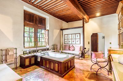 Luxury Villa Photo #23
