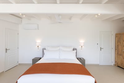 Luxury Villa Photo #31