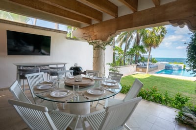 Luxury Villa Photo #13