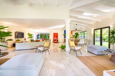 Luxury Villa Photo #9