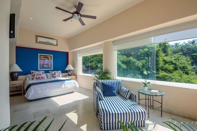 Luxury Villa Photo #24