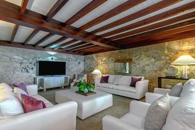 Luxury Villa Photo #20