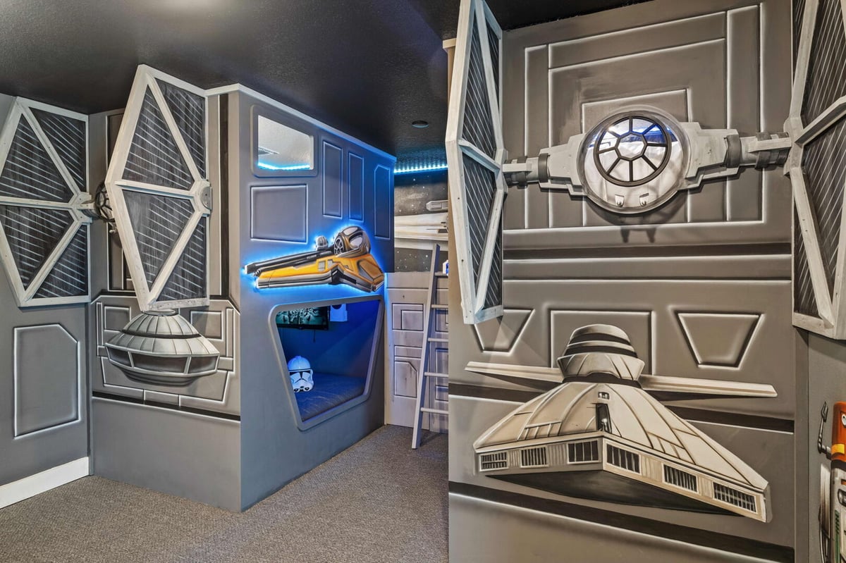 Adventure Galaxy Lodge