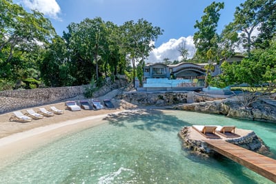 Luxury Villa Photo #3