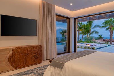 Luxury Villa Photo #24