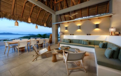 Luxury Villa Photo #11