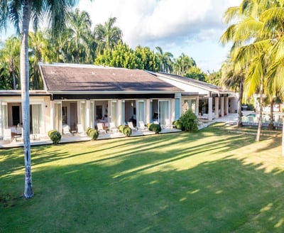 Luxury Villa Photo #3