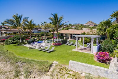 Luxury Villa Photo #3
