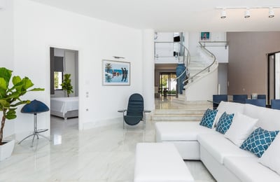 Luxury Villa Photo #12