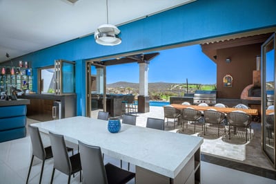 Luxury Villa Photo #23