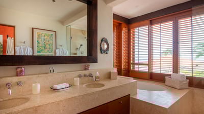 Luxury Villa Photo #27