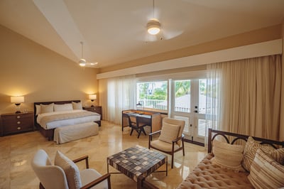 Tortuga D9 - Newly renovated golf villa located just steps from private beach