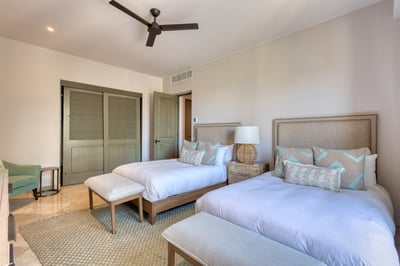 Luxury Villa Photo #43