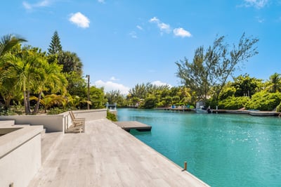 Luxury Villa Photo #14