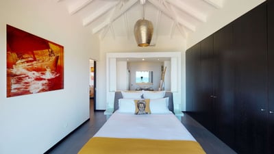Luxury Villa Photo #40