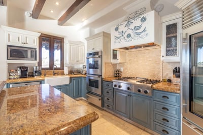 Luxury Villa Photo #35