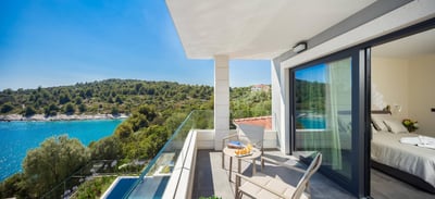 Luxury Villa Photo #15