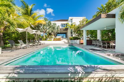 Luxury Villa Photo #3