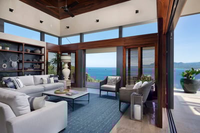 Luxury Villa Photo #18