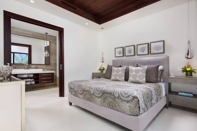 Luxury Villa Photo #17