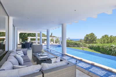 Luxury Villa Photo #11