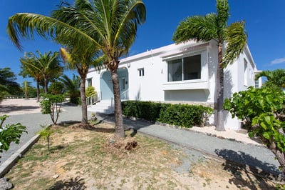 Luxury Villa Photo #2