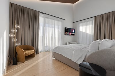 Luxury Villa Photo #25