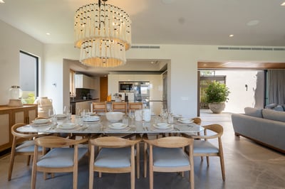 Luxury Villa Photo #18