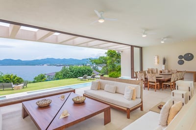 Luxury Villa Photo #21