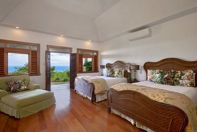 Luxury Villa Photo #22