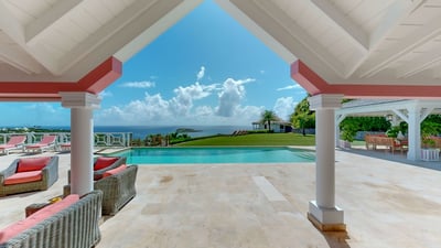 Luxury Villa Photo #14