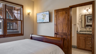Queen suite on upper level