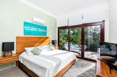 Luxury Villa Photo #16