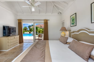 Luxury Villa Photo #17