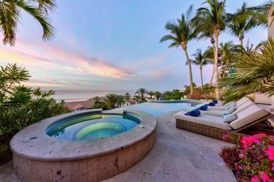 Luxury Villa Photo #5