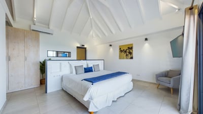 Luxury Villa Photo #33