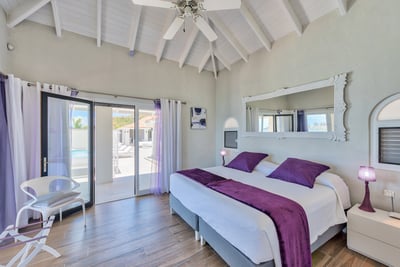 Luxury Villa Photo #30