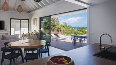 Kitchen & Dining Area