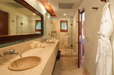 Luxury Villa Photo #18