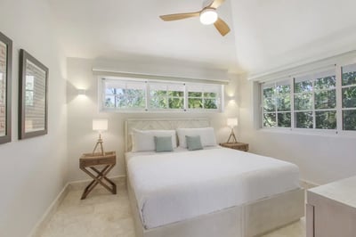 Luxury Villa Photo #29